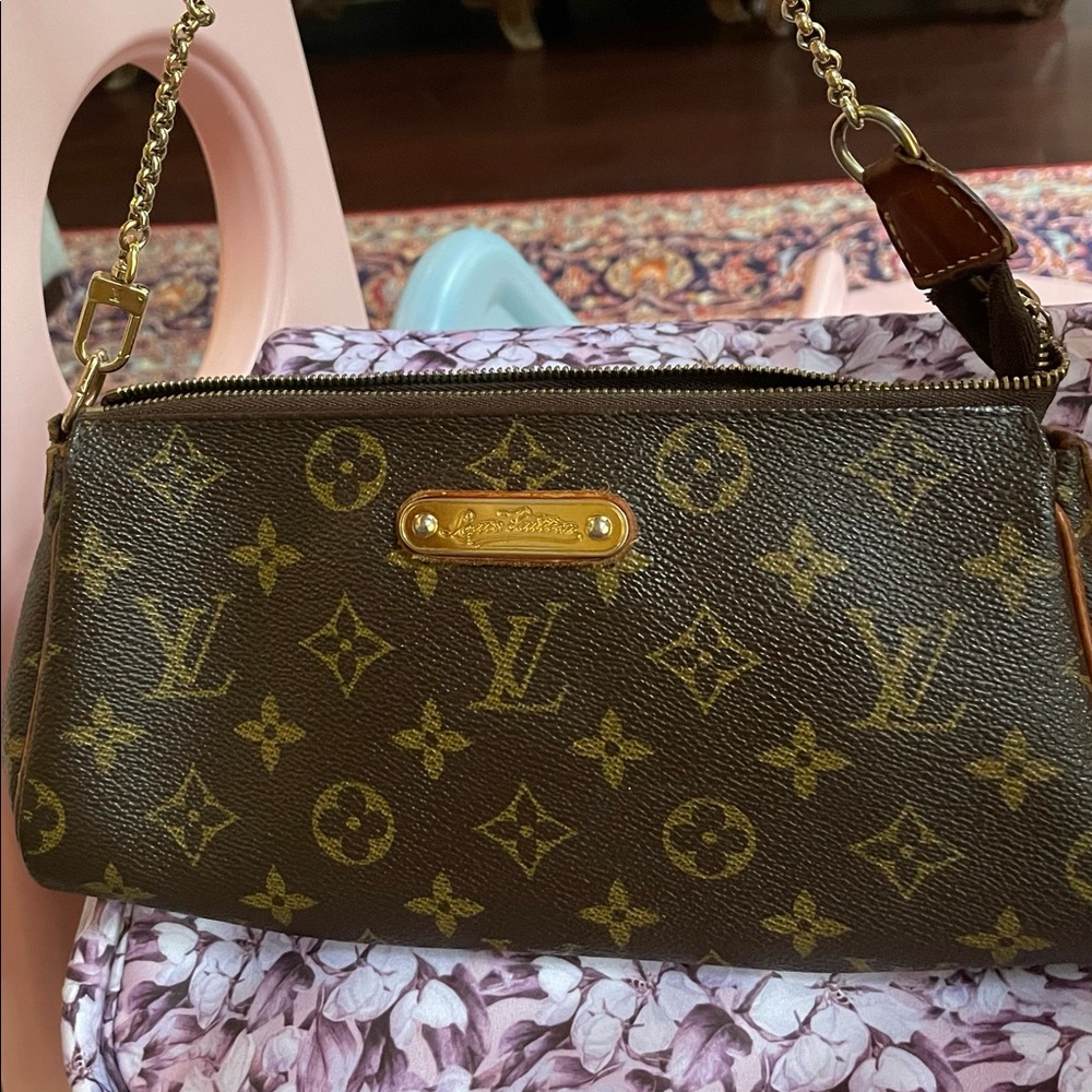 Eva clutch